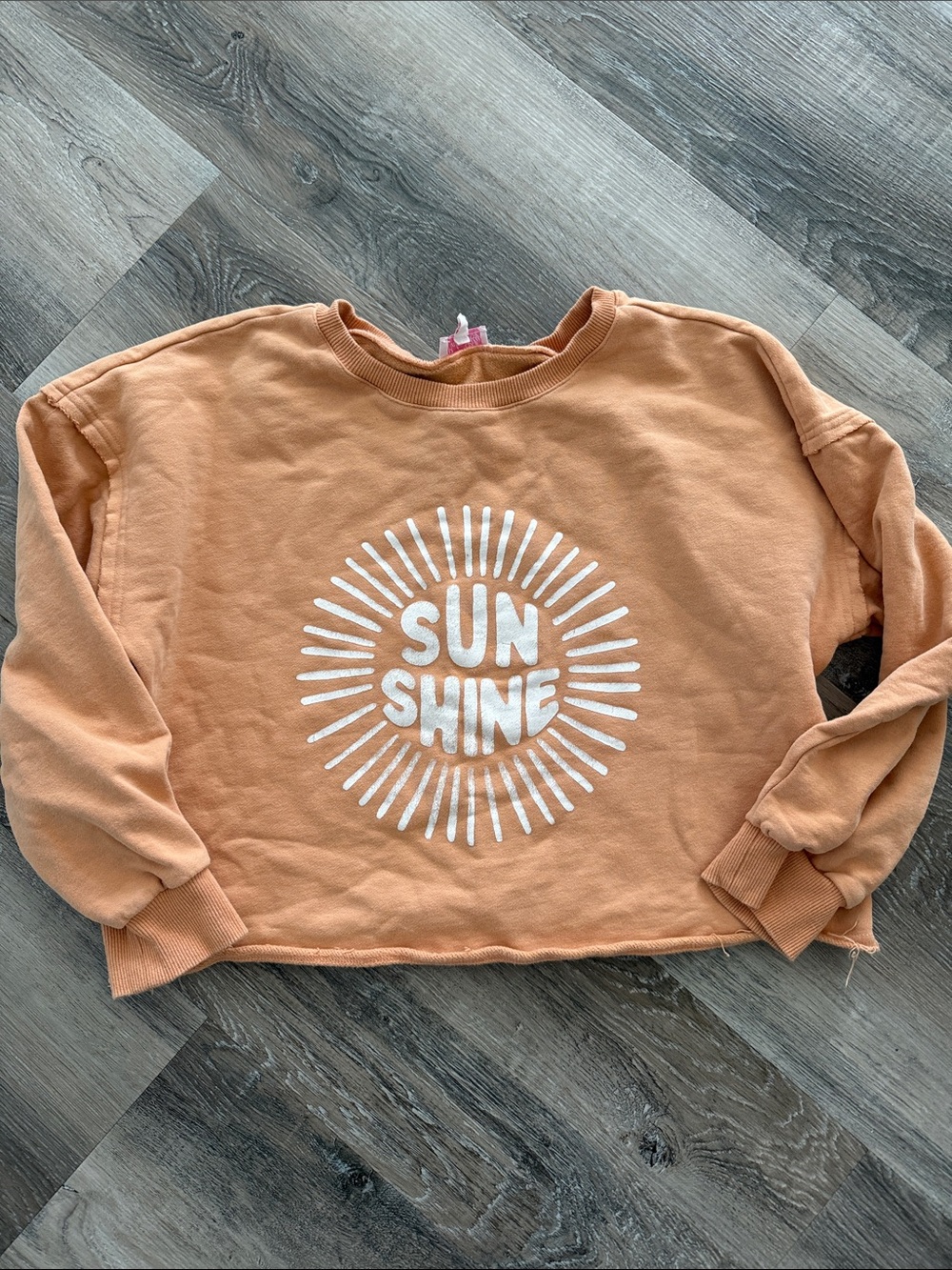 Pink Lily Sunshine Graphic Cropped Sweatshirt - Peach sz s